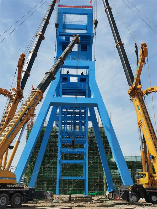 国控建设机电安装公司煤矿井架吊装施工创纪录